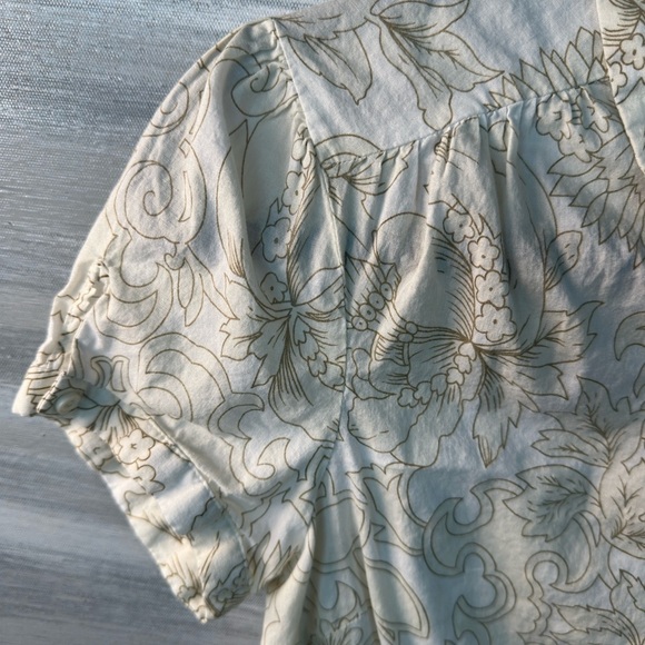 Hurley White and Black Floral Shirt - Picture 5 of 7